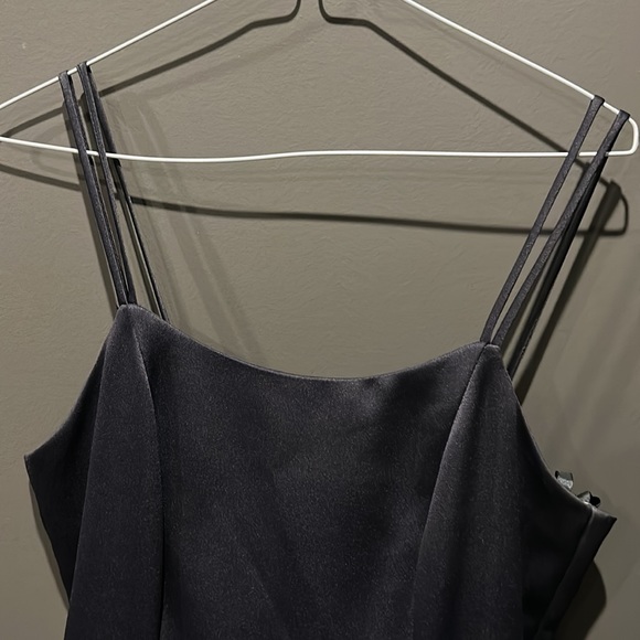 BEAUTIFUL dress - Picture 2 of 4